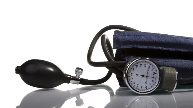 Medir a pressão em casa: um gesto simples que salva vidas