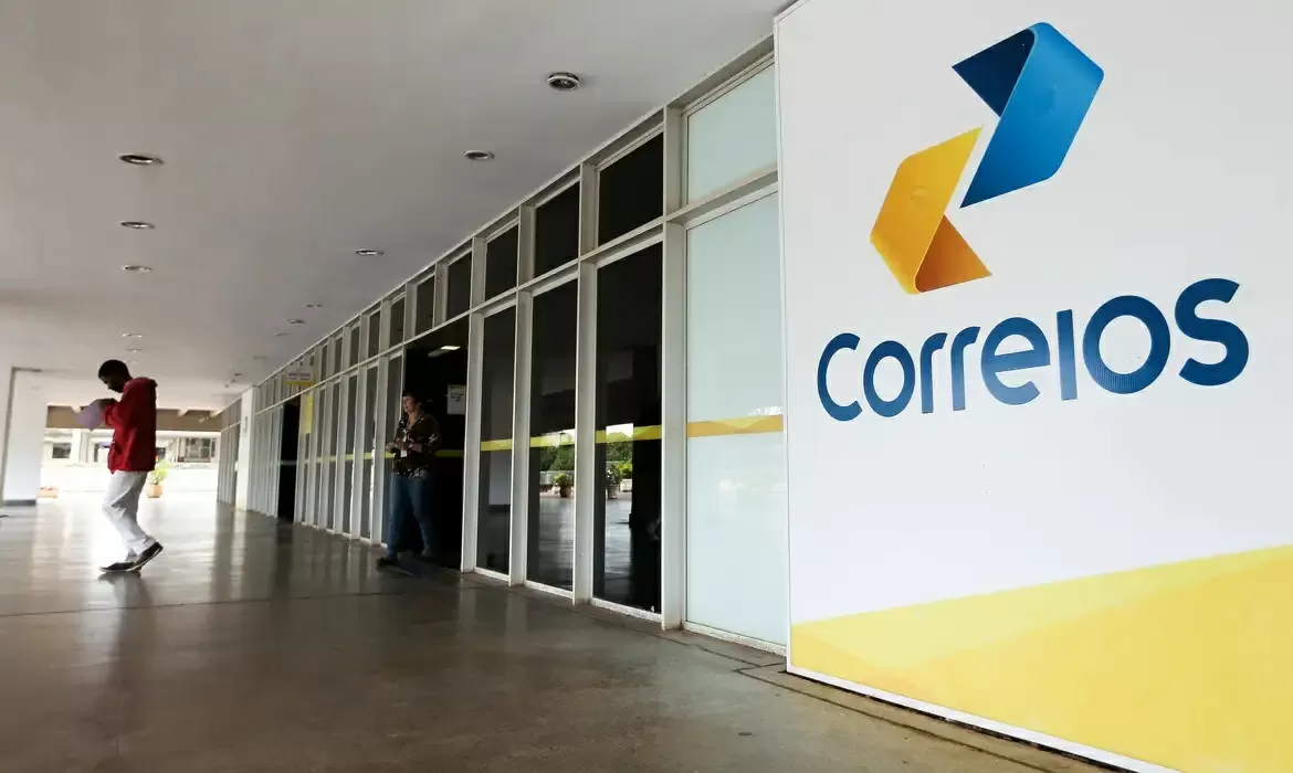 Correios avaliam nova proposta de empréstimo, que chega a R$ 12 bilhões