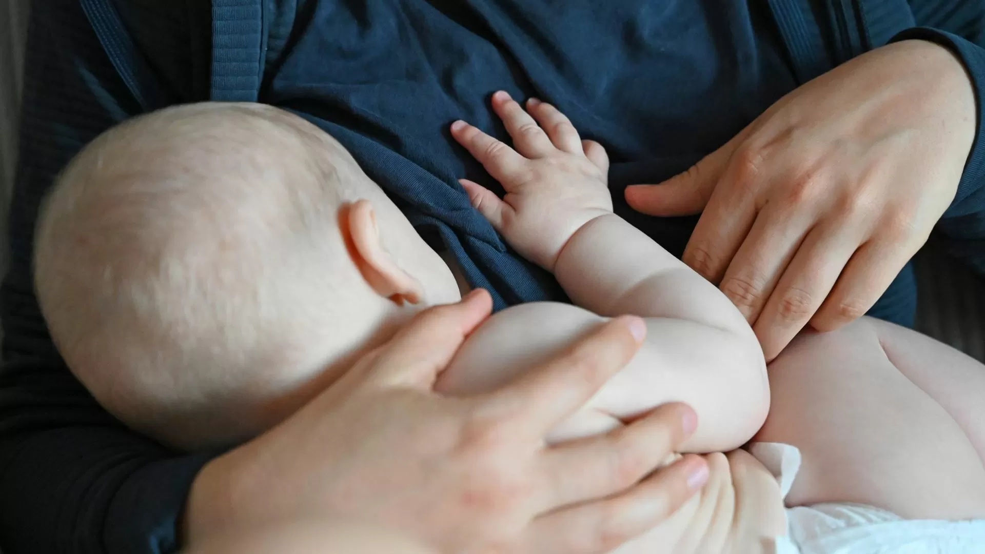 Aprovado alargamento da licença parental a 100% até aos seis meses