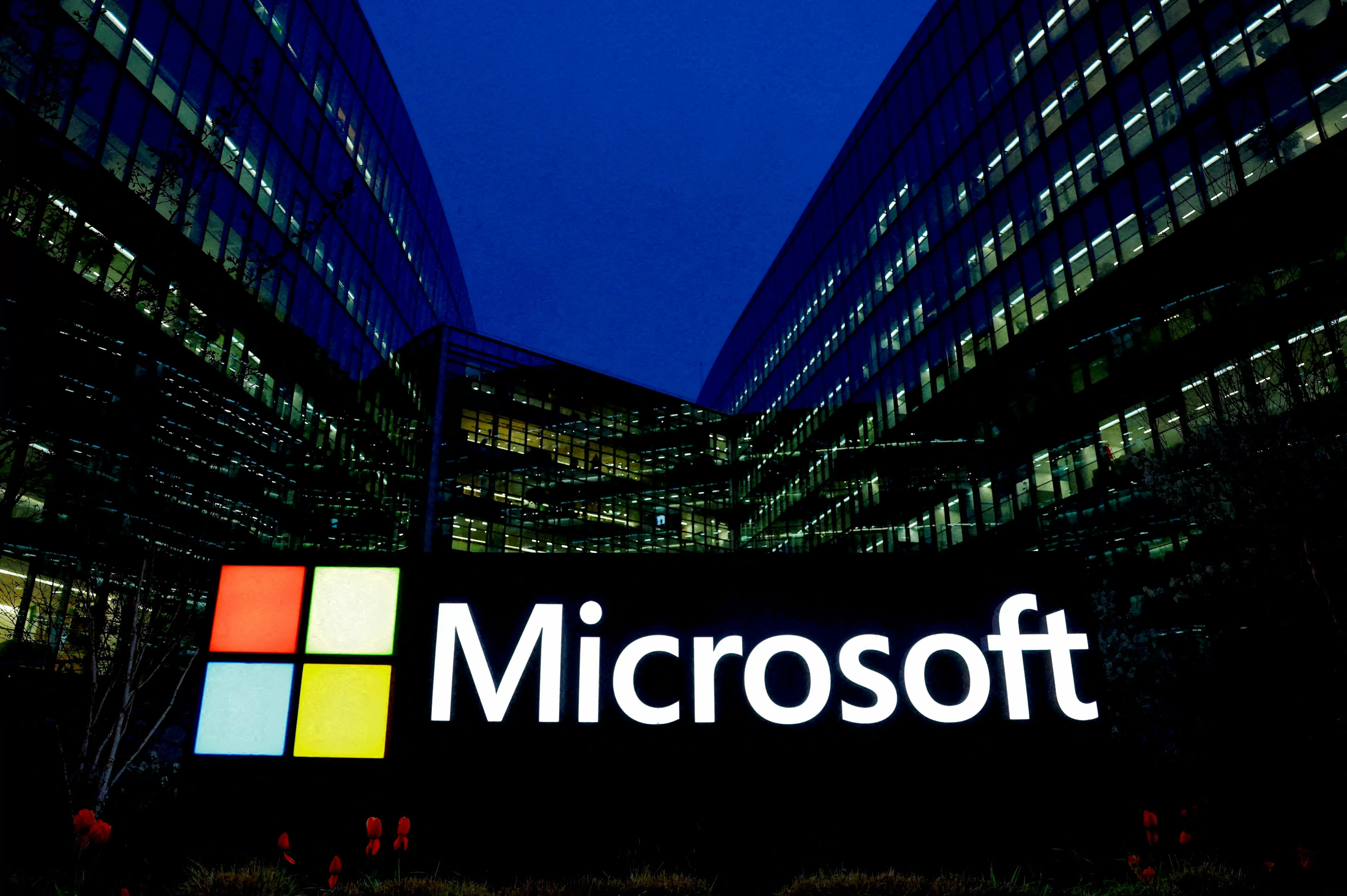 Microsoft tem resultado dentro do esperado; ações despencam mais de 7%