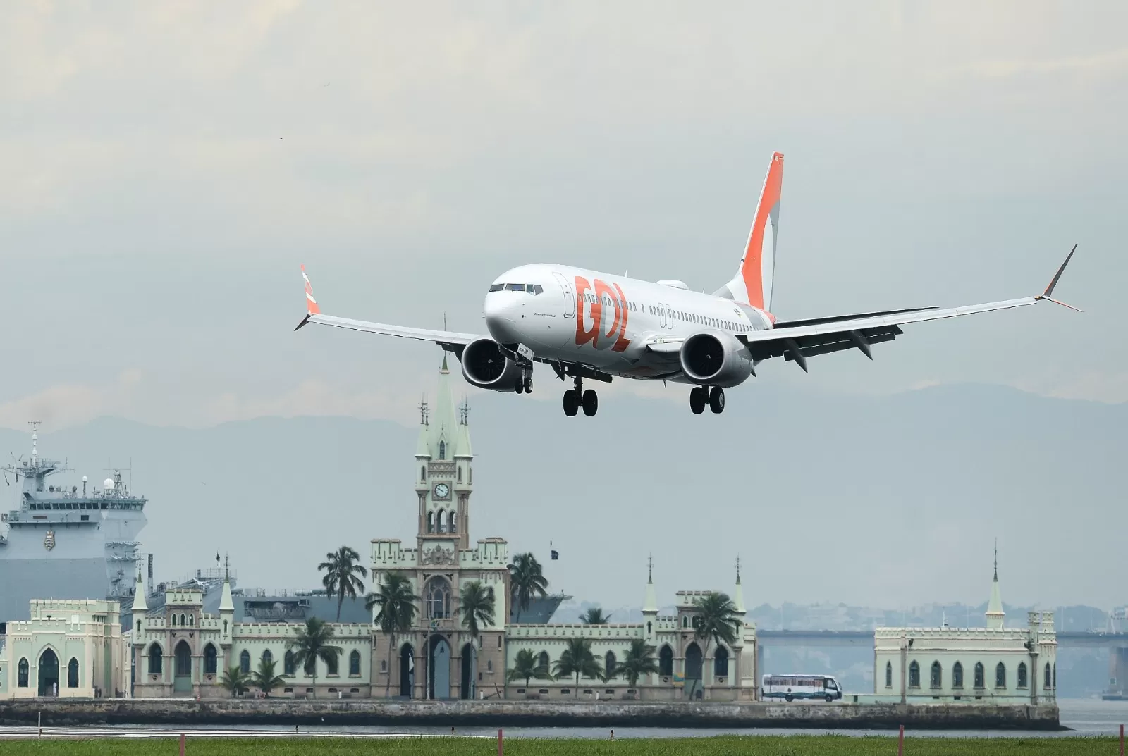 Aviação bate recorde em 2025 com 130 mi de passageiros e forte expansão internacional