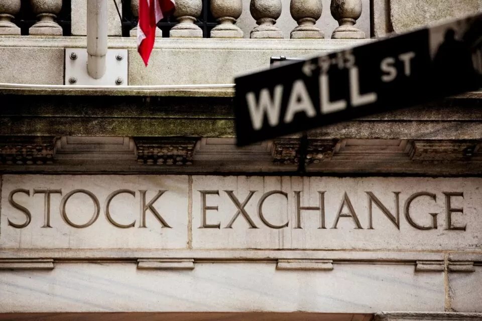Wall Street encerra mista apenas com Dow Jones em terreno positivo