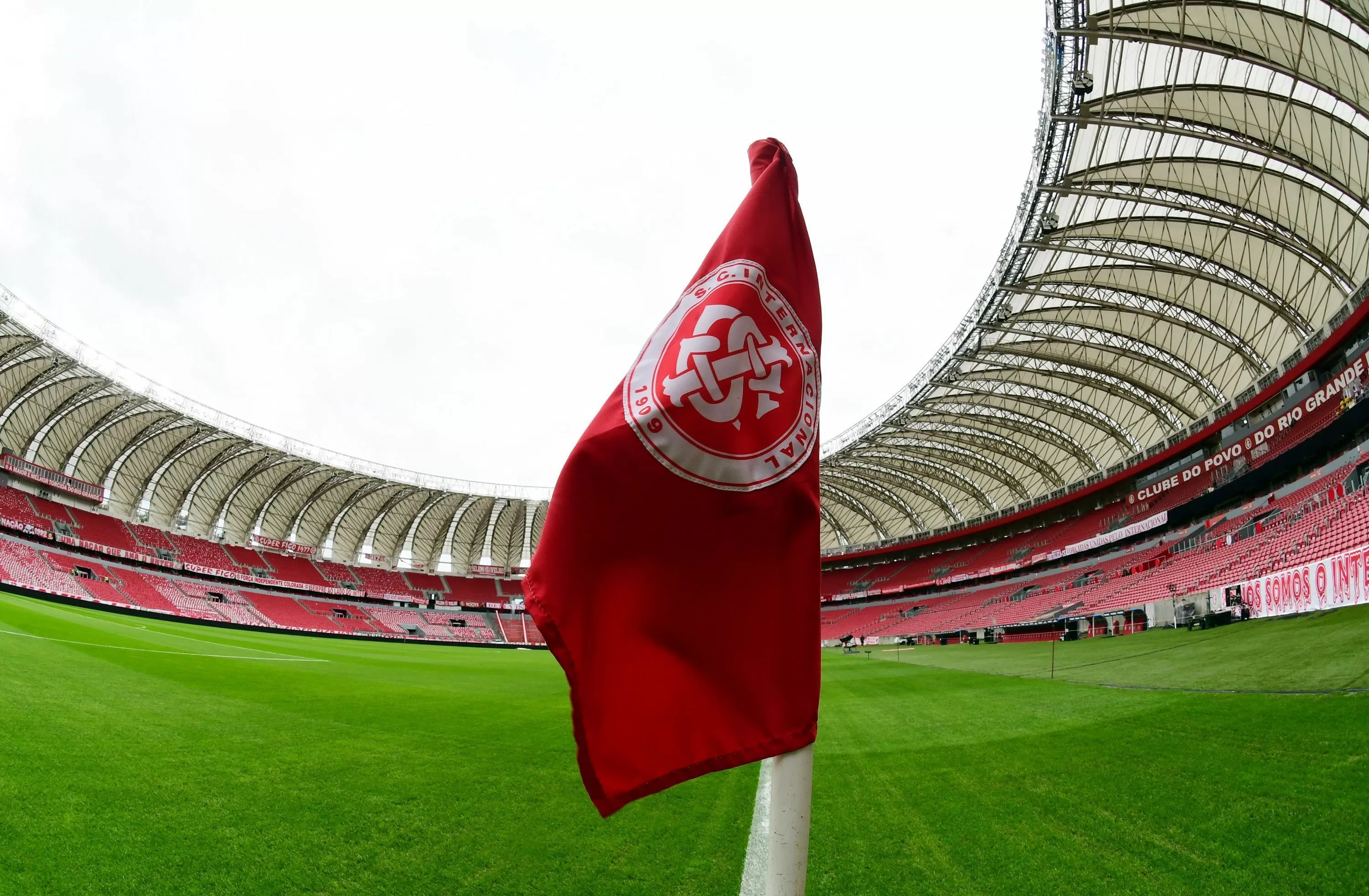 Internacional x Palmeiras: escalações e onde assistir ao Brasileirão