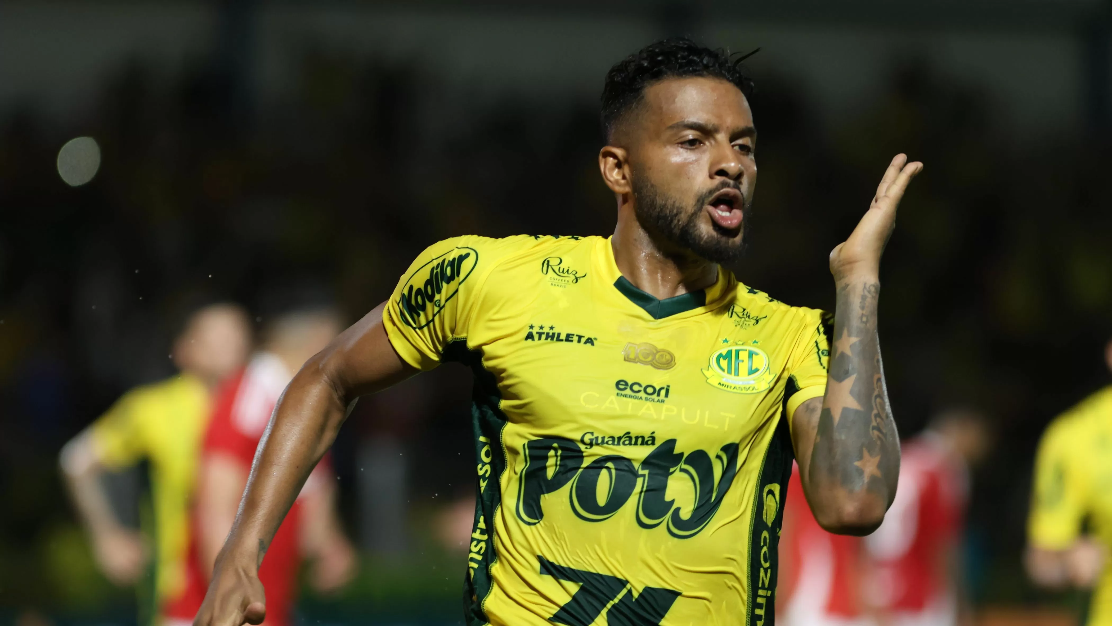 Jogador do Mirassol detona arbitragem após empate: “Ruim para o futebol”