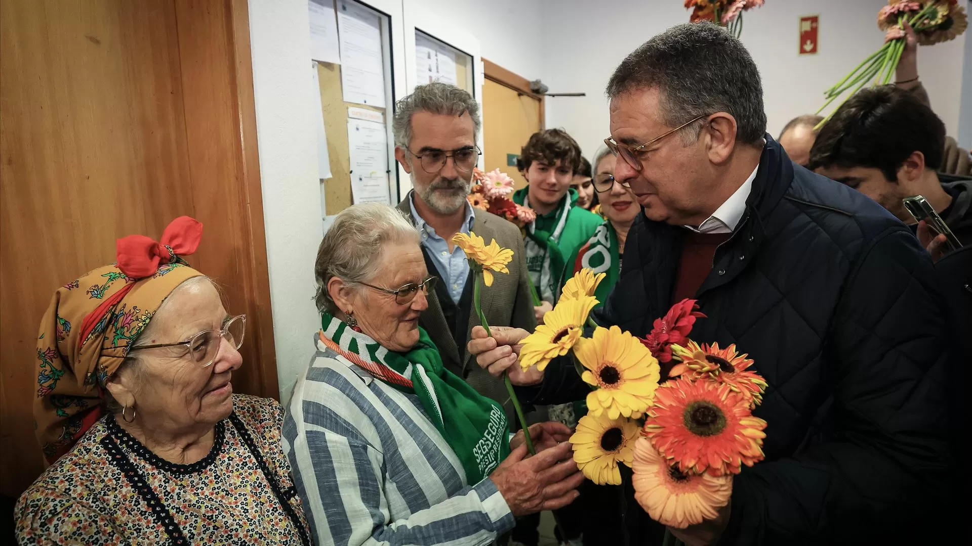 Seguro avisa: se o Estado não acudir as pessoas passam "a não confiar na democracia"