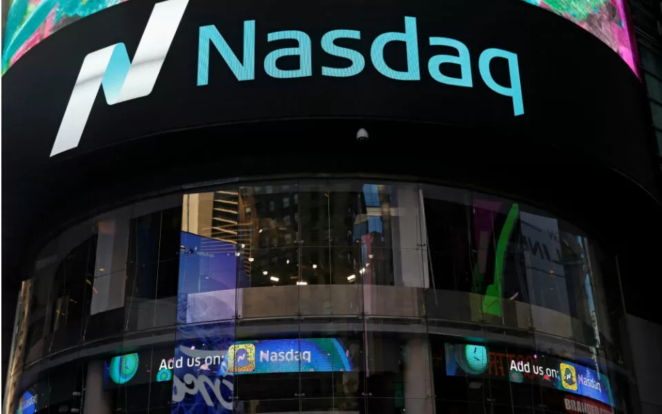 Wall Street encerra sessão em alta com Nasdaq a somar mais de 1%