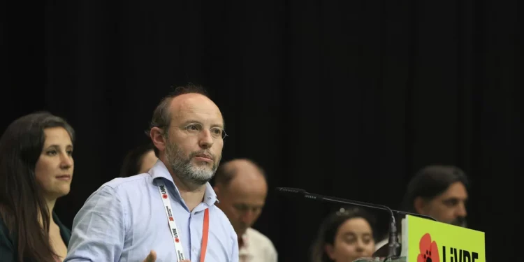 Tavares acusa Aguiar-Branco de ver parlamento como “mera arena onde tudo se pode dizer”