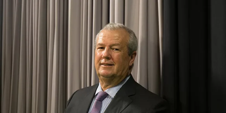 Aeroporto: Turismo insiste em solução para crescer capacidade em Lisboa enquanto se espera Alcochete