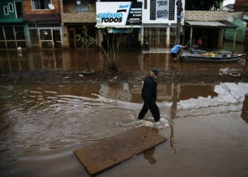 Número de mortes por leptospirose sobe para 19 no RS e casos passam de 300