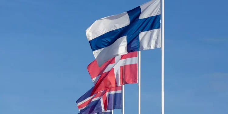 “O outro lado da política: reflexões sobre seus aspectos positivos”