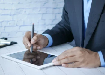 “TEODORO BASTOS DE ALMEIDA e o sucesso das Finanças em Angola”