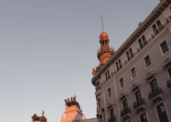 “O papel da economia no desenvolvimento do país”