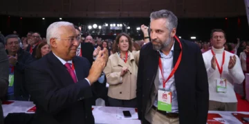 Costa faz pressão sobre Pedro Nuno para viabilizar OE. “A última coisa que o país precisa é de nova crise política”