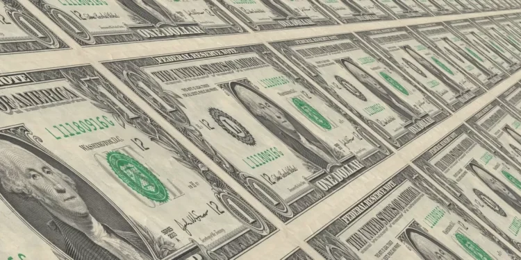 Santander eleva projeção do dólar para R$ 5,30 ao fim de 2024; reduz PIB de 2025