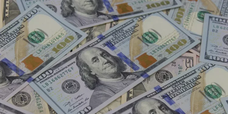 “Desvendando as Finanças: Simplificando a Gestão do Dinheiro”