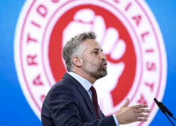 Pedro Nuno Santos acusa Rangel de “desonestidade política” sobre pensões