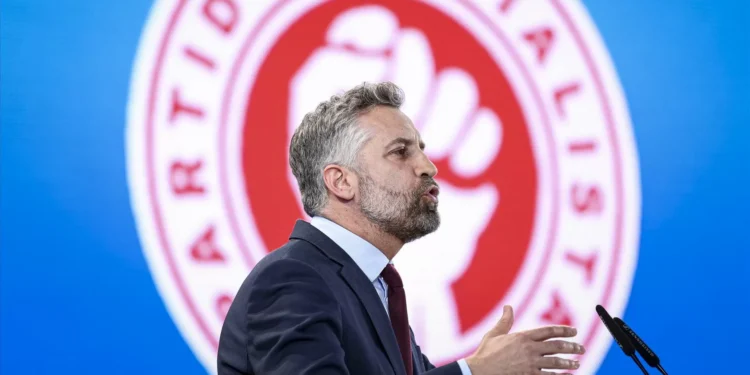 Pedro Nuno Santos acusa Rangel de “desonestidade política” sobre pensões