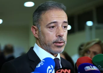 Pedro Duarte garante que, a seu tempo, o primeiro-ministro terá “conversas com os líderes partidários”