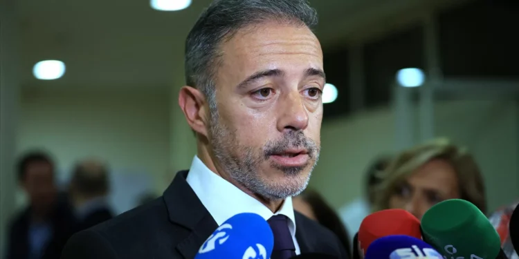 Pedro Duarte garante que, a seu tempo, o primeiro-ministro terá “conversas com os líderes partidários”