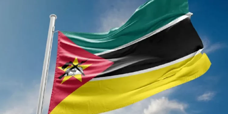 Moçambique paga mais de mil milhões de euros só em dívida interna até 2026