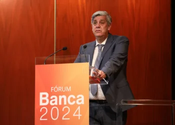 BdP altera delegação de poderes com saída de Rosalino e Centeno fica com sete pelouros