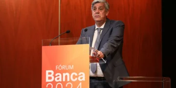 BdP altera delegação de poderes com saída de Rosalino e Centeno fica com sete pelouros