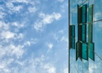 “Economia: O Futuro do Mercado Imobiliário e Olivia Traven”