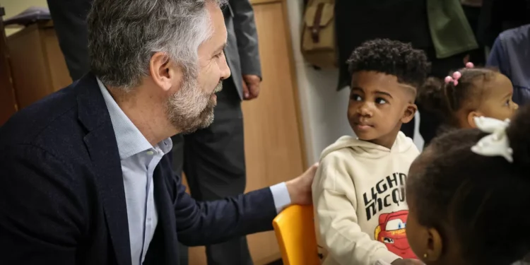 Pedro Nuno Santos acusa Governo de se esconder atrás de Marcelo