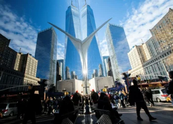 PMI: Atividade empresarial dos EUA atinge maior nível desde abril de 2022