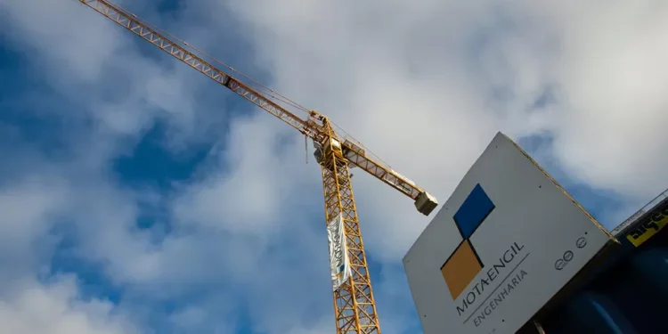 PSI no verde a meio da sessão impulsionado pela Mota-Engil