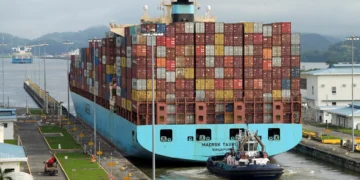 Trump ameaça retomar controle do Canal do Panamá se tarifas não baixarem