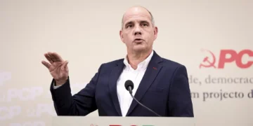 “Grávidas estão a servir de cobaias”, acusa PCP