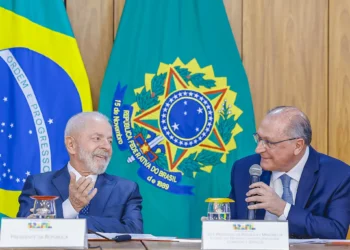 Alckmin diz que Lula lança Missão 5 da Nova Indústria Brasil na semana que vem