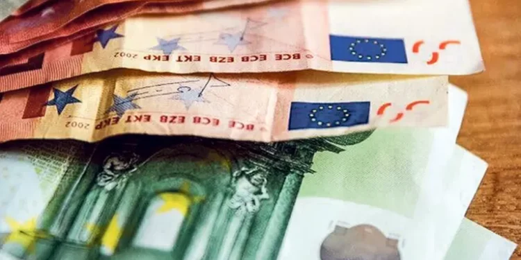 Taxa de poupança das famílias sobe para 10,7% no terceiro trimestre