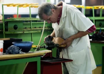 Preços na produção industrial sobem 0,4% na União Europeia em outubro