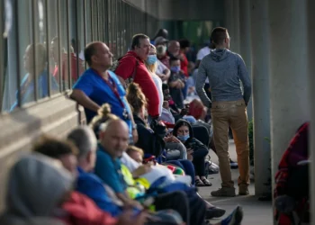 Pedidos de auxílio-desemprego nos EUA sobem; mercado tem condição saudável