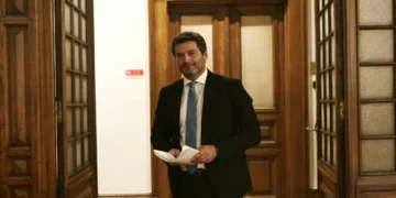 Ventura anuncia que vai ser candidato às presidenciais pelo Chega