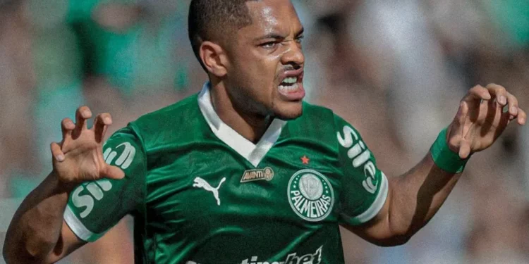 Leila Pereira veste “tigrinho” em homenagem a reforço do Palmeiras