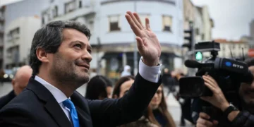 ​Ventura acusa Hugo Soares e Aguiar-Branco de terem imobiliárias