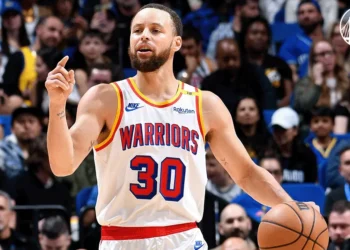 Embiid está fora do restante da temporada da NBA por lesão no joelho