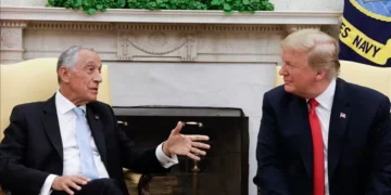 Trump. Marcelo alerta para “deslizar da democracia para a ditadura”