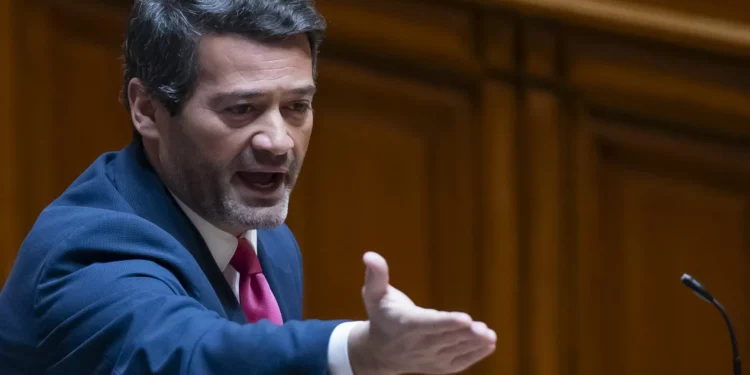 Moção de censura do Chega ao Governo é discutida e votada sexta-feira à tarde