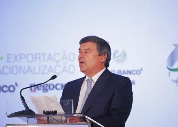 Cofina avança para dissolução e distribui 2,25 milhões pelos acionistas.