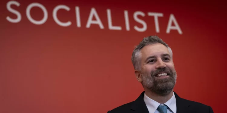 Falhas no INEM. Relatório reforça “suspeita de responsabilidades políticas”, diz Pedro Nuno Santos