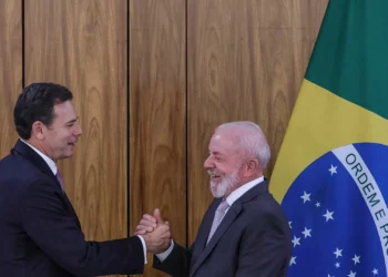 Governos de Portugal e Brasil assinam 19 acordos bilaterais em Brasília