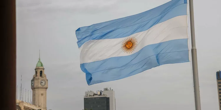 Economia da Argentina encolhe 1,7% em 2024