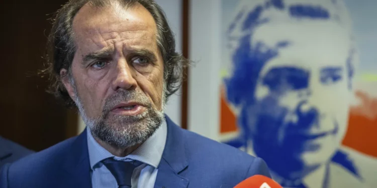 Madeira. Partidos desvalorizam sondagem que coloca Miguel Albuquerque à beira da maioria