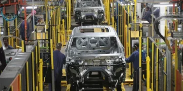 O efeito devastador das tarifas impostas por Trump a carros importados