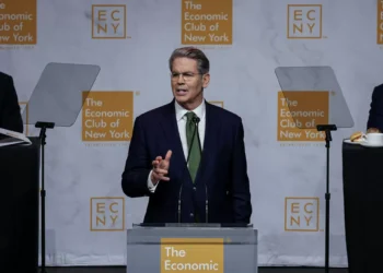 Bessent diz que “desintoxicação” da economia dos EUA não precisa gerar recessão