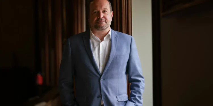 Líder do PS/Açores: realizar eleições “penaliza o povo” português